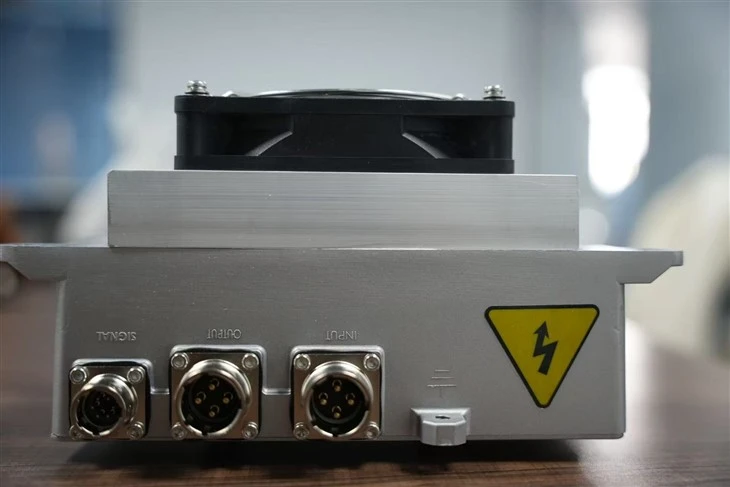 KEMING 3.3kW 72V 40A Battery OBC IP67 EV Fast Charger Can Bus On Board Charger With Mating Connectors