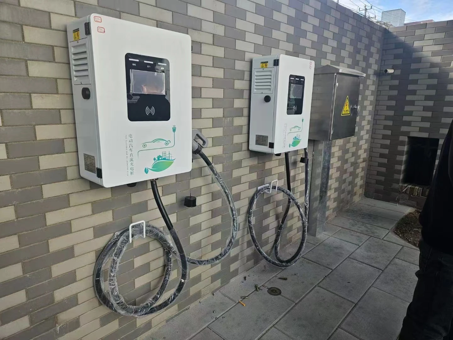dc charger on the wall